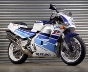 продам Suzuki RGV250  1993г/в