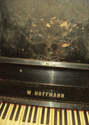 Пианино «W.HOFFMANN»