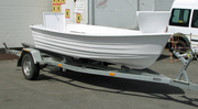 Стеклопластиковая моторно-гребная лодка 380. Новая.