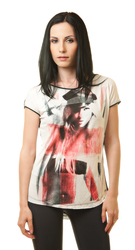 Стиляжная футболка с изображением девушки,  спина – черная за 90 грн 