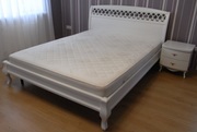 Белая кровать двуспальная из ясеня