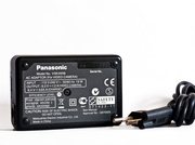 PANASONIC VSK 0698. Зарядное устройство для видеокамер.