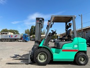 Вилочний автонавантажувач Mitsubishi,  з ротатором. Модель: FGE20T